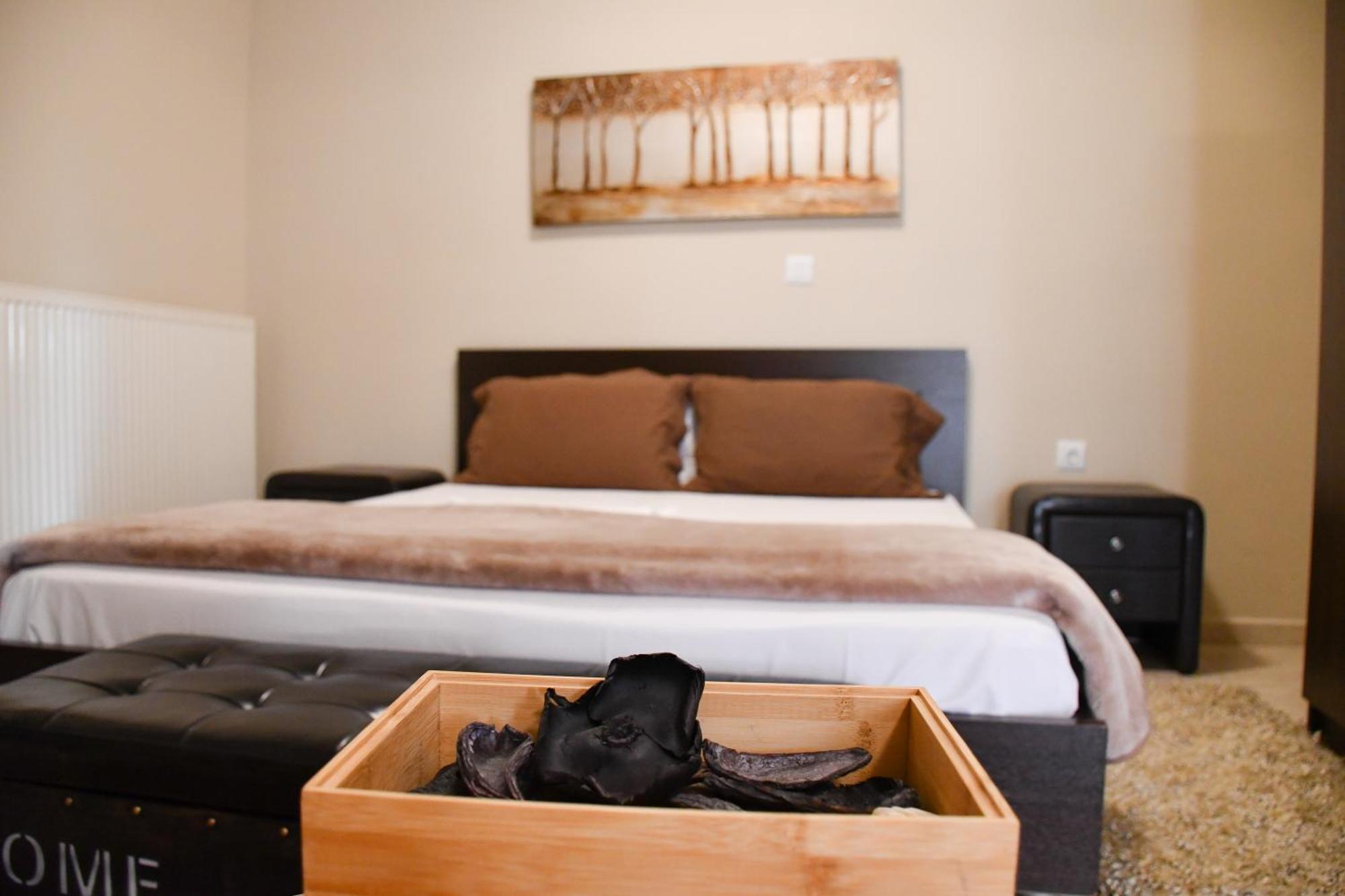 Toula Rooms Ángistron Екстериор снимка