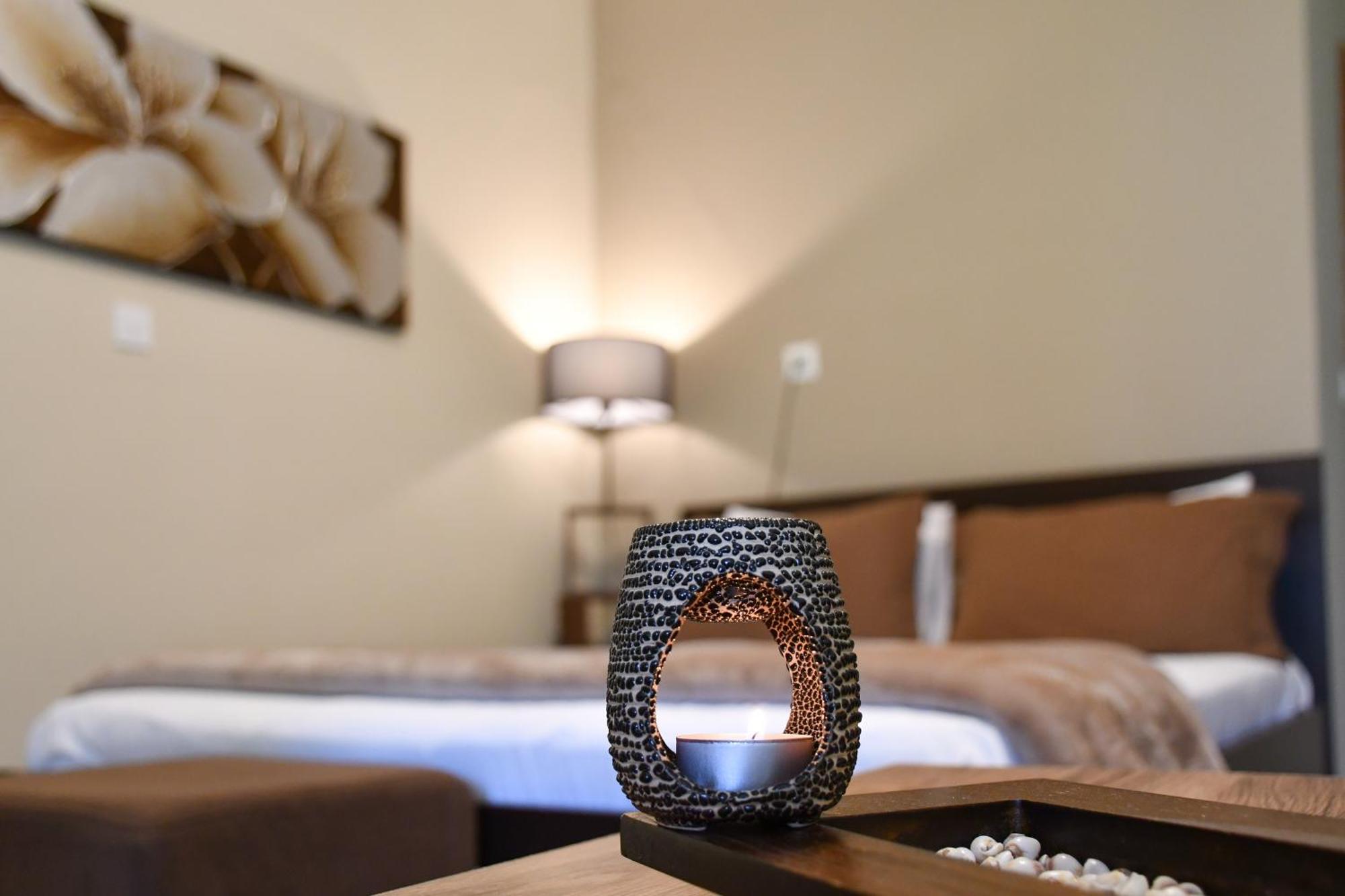 Toula Rooms Ángistron Екстериор снимка