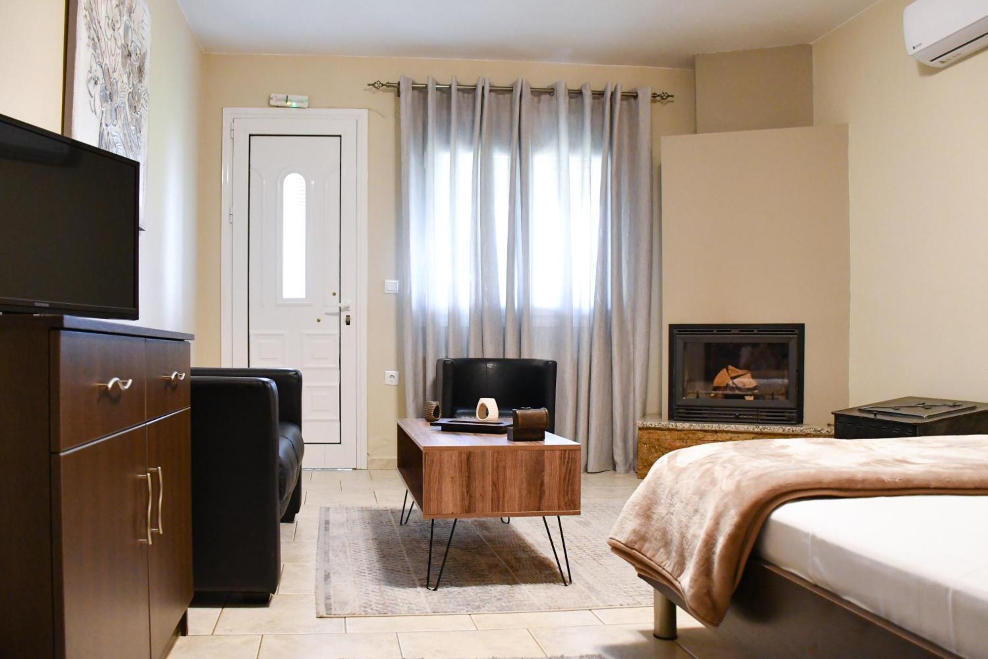 Toula Rooms Ángistron Екстериор снимка